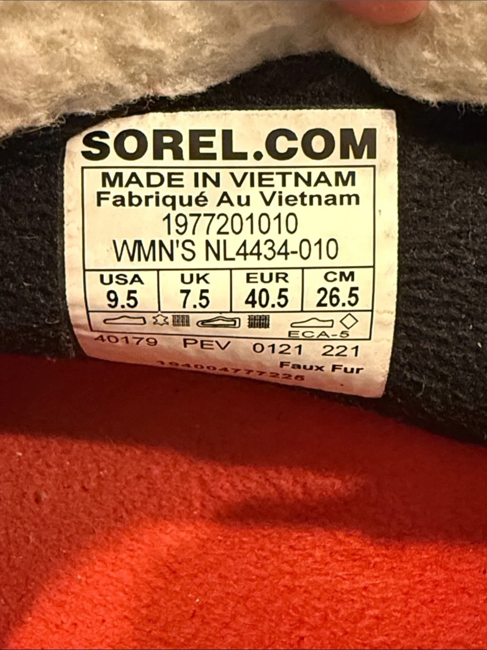 Women’s Sorel Black Suede Sherpa-Trim Lace-Up Boots - size 9.5